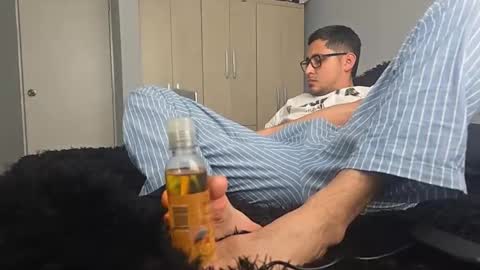 Snapshot of jhacks28 chatting on 13, 12, 2025 jhacks28 online show from 13, 12, 2025