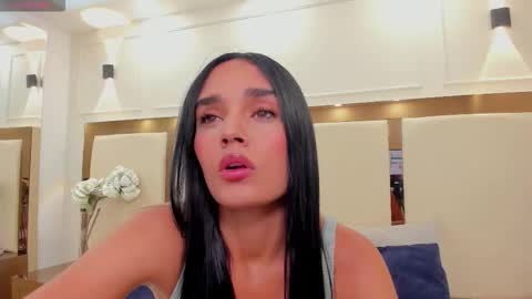 Jhoana  online show from 18, 10, 2025