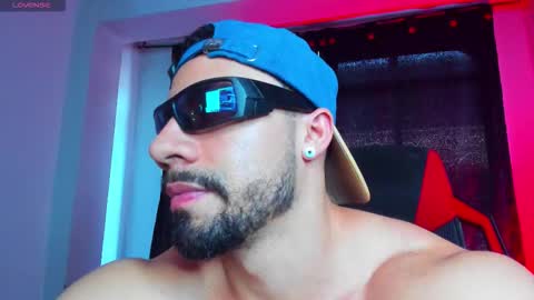 Jhojan Strong  online show from 12, 2, 2026