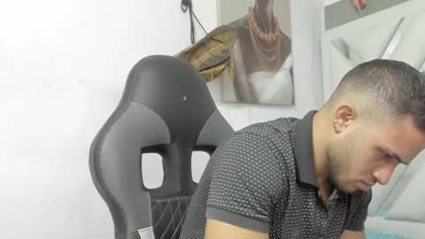 Snapshot of jhonny_flames7 chatting on 15, 12, 2024 jhonny online show from 15, 12, 2024