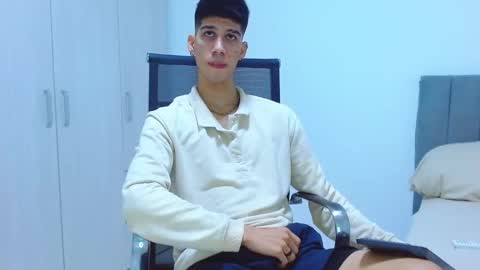 Snapshot of jhony_sex3 chatting on 15, 10, 2025 jhony_sex3 online show from 15, 10, 2025