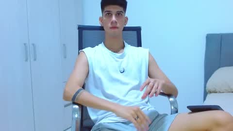 Snapshot of jhony_sex3 chatting on 16, 10, 2025 jhony_sex3 online show from 16, 10, 2025