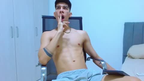 Snapshot of jhony_sex3 chatting on 17, 10, 2025 jhony_sex3 online show from 17, 10, 2025