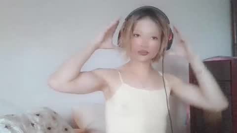 Snapshot of jhopeftw chatting on 29, 10, 2025 Anya online show from 29, 10, 2025