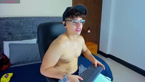 jhoumod_21 online show from 13, 11, 2025