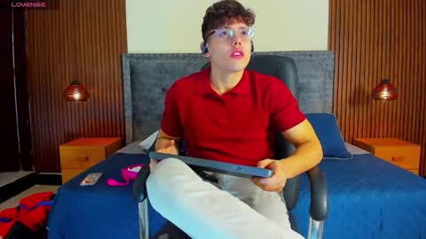 jhoumod_21 online show from 18, 11, 2025