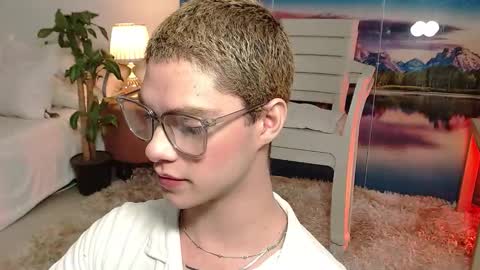 Snapshot of jhuan_cute chatting on 16, 10, 2025 Jhuan Nhez online show from 16, 10, 2025