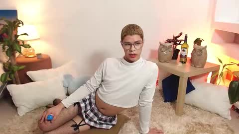 Snapshot of jhuan_cute chatting on 20, 10, 2025 Jhuan Nhez online show from 20, 10, 2025