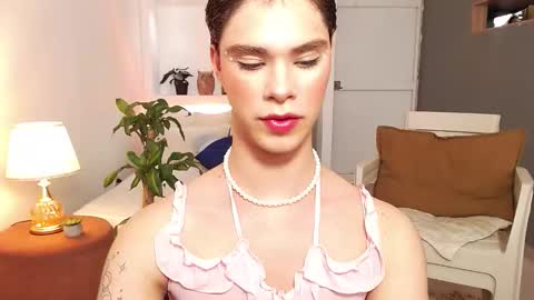 Snapshot of jhuan_cute chatting on 10, 11, 2025 Jhuan Nhez online show from 10, 11, 2025