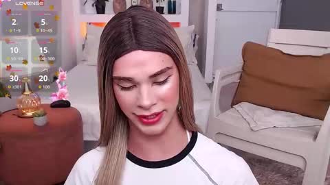 Snapshot of jhuan_cute chatting on 18, 11, 2025 Jhuan Nhez online show from 18, 11, 2025