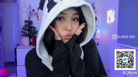 Snapshot of ji_hyun chatting on 8, 1, 2025 Ji  online show from 8, 1, 2025