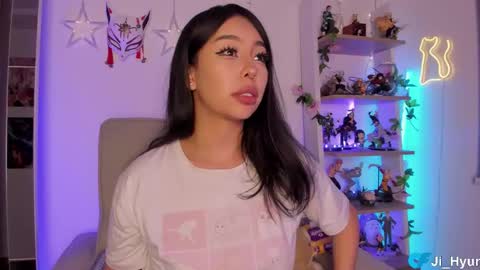 Snapshot of ji_hyun chatting on 2, 10, 2025 Ji  online show from 2, 10, 2025