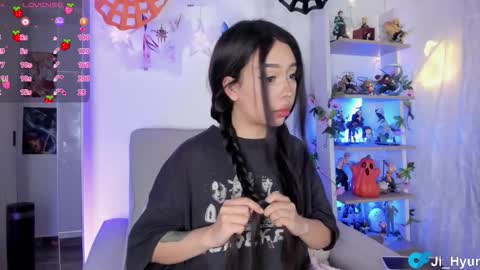 Snapshot of ji_hyun chatting on 23, 10, 2025 Ji  online show from 23, 10, 2025