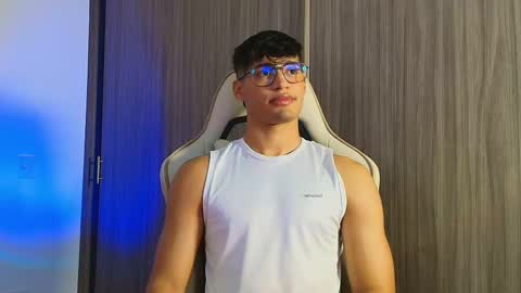 Jimmy Leeh online show from 4, 12, 2025