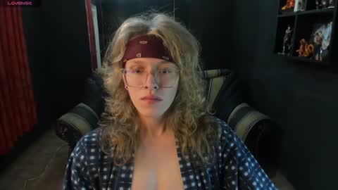 Snapshot of jinnbook chatting on 20, 10, 2025 JinnBook online show from 20, 10, 2025
