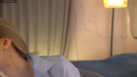 Snapshot of jjennnyy chatting on 13, 11, 2025 Jenny online show from 13, 11, 2025