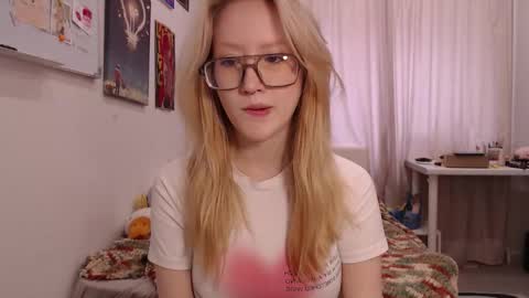 joan_kiss online show from 9, 9, 2025