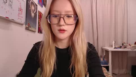 joan_kiss online show from 27, 9, 2025