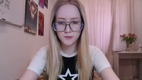 Snapshot of joan_kiss chatting on 23, 4, 2026 joan_kiss online show from 23, 4, 2026