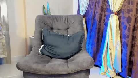 Snapshot of joan_saenz chatting on 24, 2, 2025 JOAN SAENZ online show from 24, 2, 2025