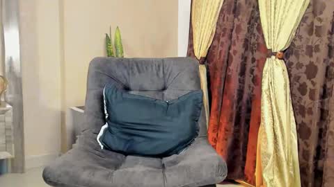 Snapshot of joan_saenz chatting on 24, 2, 2025 JOAN SAENZ online show from 24, 2, 2025