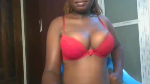 Snapshot of joankein_255 chatting on 28, 11, 2025 varl online show from 28, 11, 2025