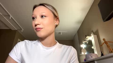 Annie online show from 23, 3, 2026