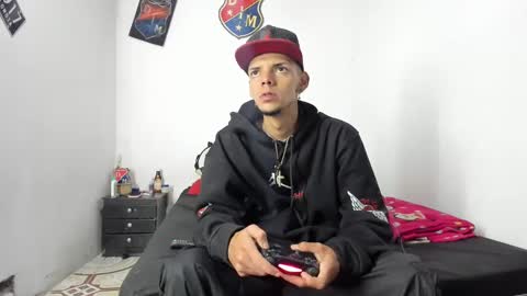 Snapshot of johan_and_antonella chatting on 16, 1, 2025 johan_and_antonella online show from 16, 1, 2025