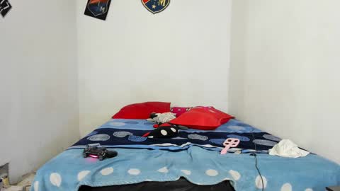 Snapshot of johan_and_antonella chatting on 1, 2, 2025 johan_and_antonella online show from 1, 2, 2025