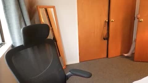 Snapshot of john_bear1 chatting on 6, 4, 2026 john_bear1 online show from 6, 4, 2026