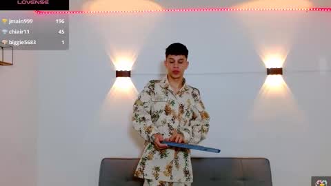 Snapshot of john_ssnow29 chatting on 29, 11, 2025 john_ssnow29 online show from 29, 11, 2025