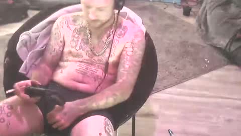 johnniejohnnied online show from 24, 12, 2024
