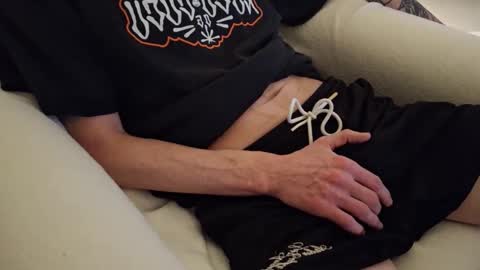 Snapshot of johnnyq390620 chatting on 27, 10, 2025 johnny online show from 27, 10, 2025