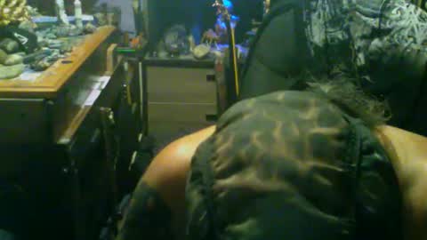 Snapshot of johnnyshung1 chatting on 4, 11, 2025 johnnyshung1 online show from 4, 11, 2025