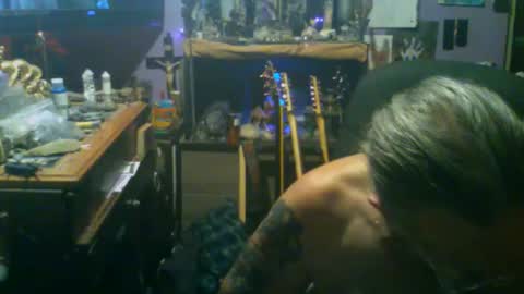 Snapshot of johnnyshung1 chatting on 29, 11, 2025 johnnyshung1 online show from 29, 11, 2025