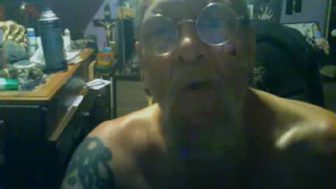 Snapshot of johnnyshung1 chatting on 2, 12, 2025 johnnyshung1 online show from 2, 12, 2025