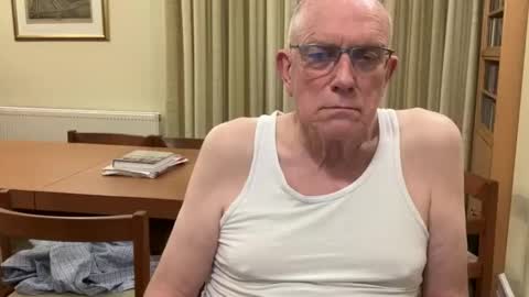 johnsenior41 online show from 16, 2, 2025