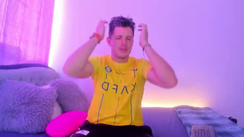 Snapshot of johnycooper08 chatting on 16, 7, 2026 johnycooper08 online show from 16, 7, 2026