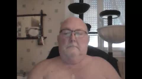 Snapshot of jojo60000529566 chatting on 17, 12, 2024 jojo60000529566 online show from 17, 12, 2024