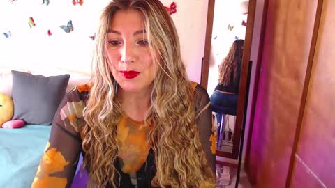 Snapshot of jolie_mature_ chatting on 2, 1, 2025 Jolie Mature online show from 2, 1, 2025