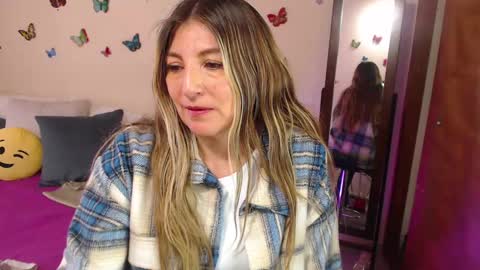 Snapshot of jolie_mature_ chatting on 8, 3, 2025 Jolie Mature online show from 8, 3, 2025