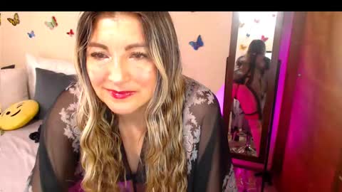 Snapshot of jolie_mature_ chatting on 19, 9, 2025 Jolie Mature online show from 19, 9, 2025
