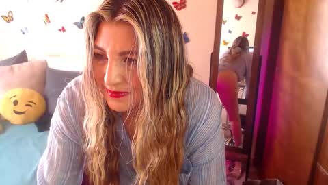 Snapshot of jolie_mature_ chatting on 16, 10, 2025 Jolie Mature online show from 16, 10, 2025