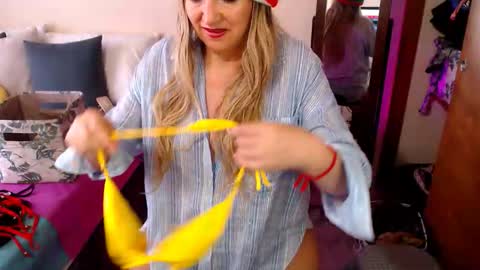 Snapshot of jolie_mature_ chatting on 13, 12, 2025 Jolie Mature online show from 13, 12, 2025