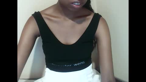 joliekah27 online show from 25, 3, 2026