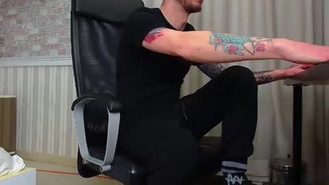 Snapshot of jonahshaw chatting on 15, 12, 2025 JonahShaw online show from 15, 12, 2025