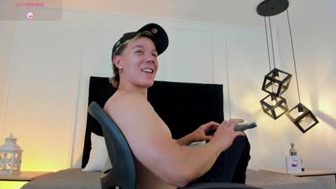 Jonathan Danielss  online show from 27, 2, 2025