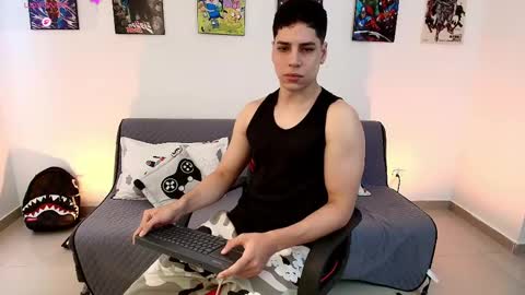 Instagram jonathanfit14 online show from 17, 4, 2026