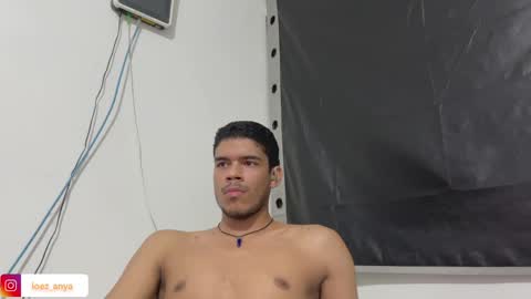 Snapshot of jonhsebastiann chatting on 25, 4, 2026 John online show from 25, 4, 2026