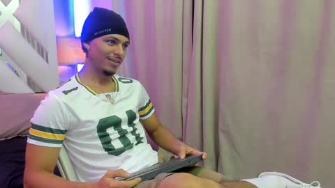 Snapshot of jordan_love7 chatting on 25, 9, 2025 jordan online show from 25, 9, 2025